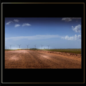 Éoliennes au loin