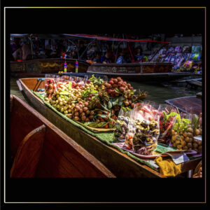 Fruits sur barque